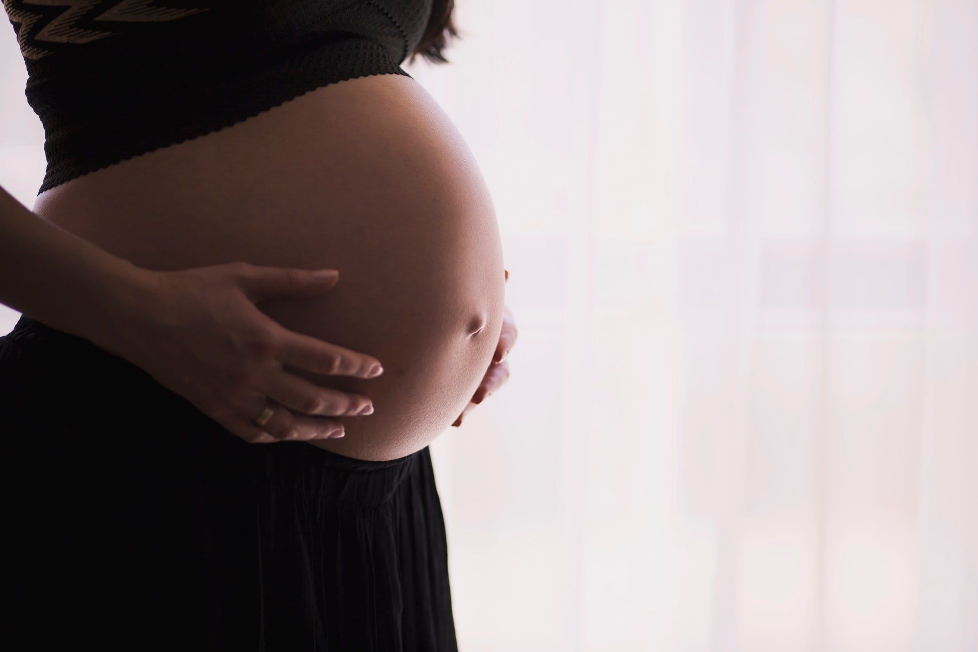 Pregnancy-Safe Skincare Routine: How your skin changes during pregnanc